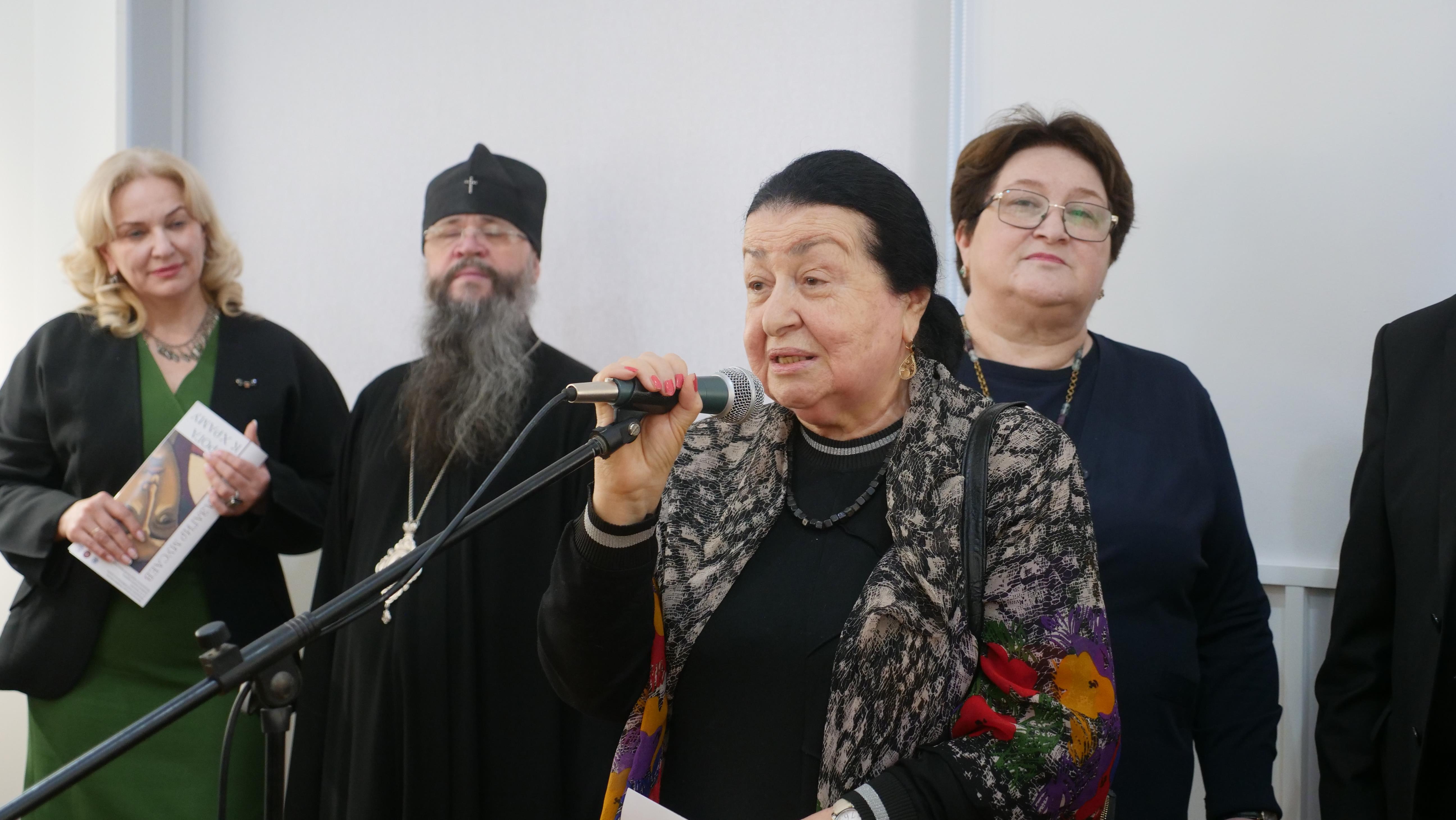 «Дорога к храму»: выставка Абдулзагира Мусаева открылась в Махачкале